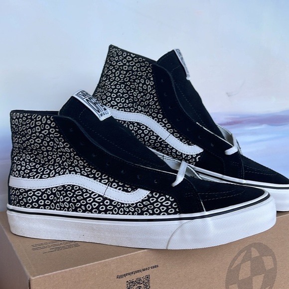 Vans Men’s Sk8-Hi 38 Deco
Sting Ray Black/Vintage White 
VN0A4BX64WM
Sneakers - Picture 6 of 16